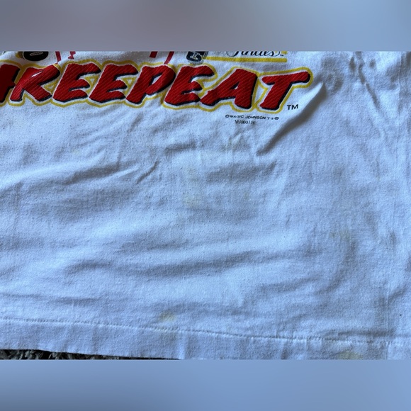 Chicago Bulls Threepeat World Champs t-shirt - Picture 5 of 8